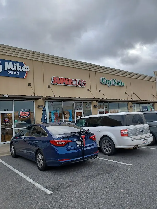 SUPERCUTS — Hair salon in Benton